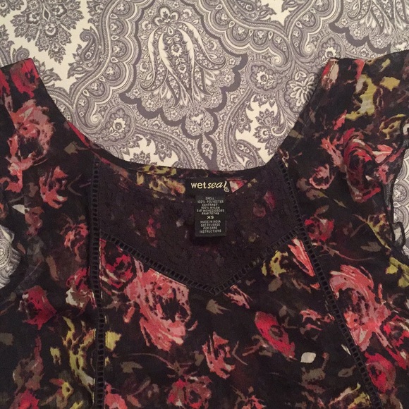 Wet seal blouse - Picture 2 of 2